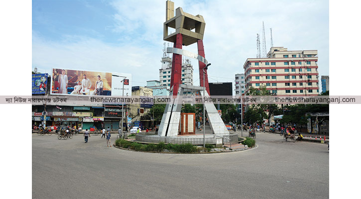 অভিভাবকহীন শহরে কেউ কথা শুনে না